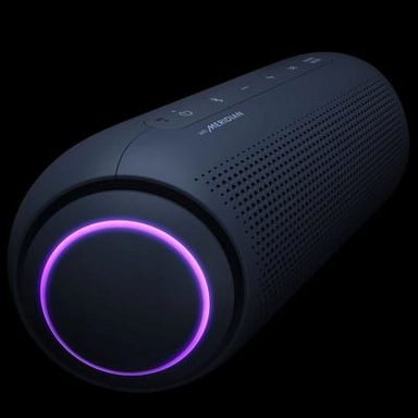 مكبر الصوت XBOOM Go PL5 اللاسلكي المحمول من إل جي، يعمل بتقنية البلوتوث من إل جي ويتميز ببطارية يصل عمرها إلى 18 ساعة لإمداد الجهاز بالطاقة لفترات طويلة، كما يتميز بالعمل بتقنية البلوتوث وبتصنيف IPX5 فيما يتعلق بالمقاومة للماء وهو ما يجعله مناسبا للحفلات،