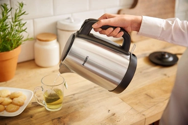 Philips Daily Collection Metal Kettle-Spring Lid, Light indicator, HD9350/92
