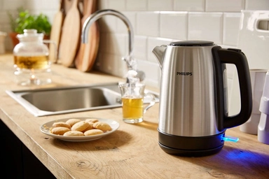 Philips Daily Collection Metal Kettle-Spring Lid, Light indicator, HD9350/92