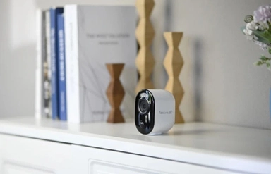 ريولينك مراقبة Argus 3 Ultra 4K 8MP لاسلكية داخلية وخارجية ببطارية وطاقة شمسية مع رؤية ليلية ملونة، ابيض - BWC4K01