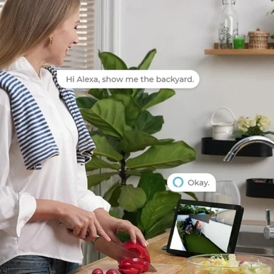 Reolink Lumus Wireless Indoor & Outdoor Smart Security Camera, 8MP 4K, White - WC810WAB4K03