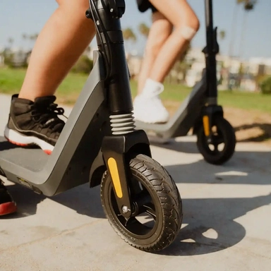 اوكاي، زيبي اي اس 51، سكوتر كهربائي، أقصى سرعة 25 كم/ساعة، 25 كم، أسود