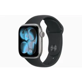 ساعة آبل سيريز 11 بنظام GPS، مقاس 42 ملم، هيكل ألومنيوم باللون الرمادي الداكن، سوار رياضي باللون الأسود – مقاس صغير/متوسط (S/M).